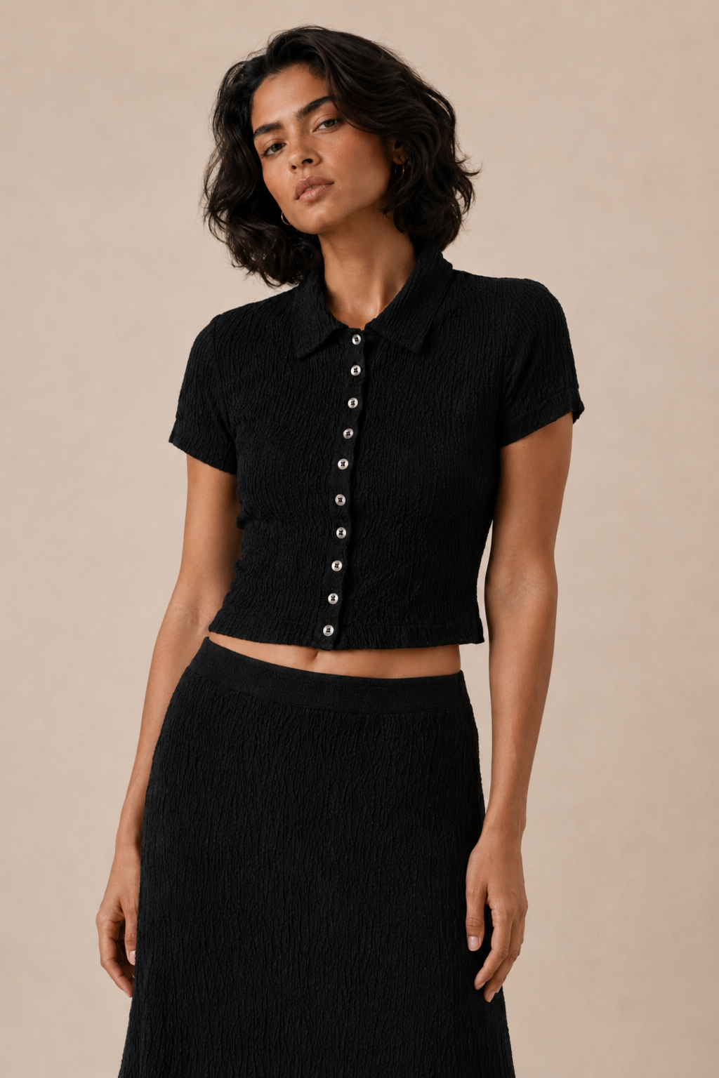 BLACK SHORT SLEEVE BUTTON-UP TOP
