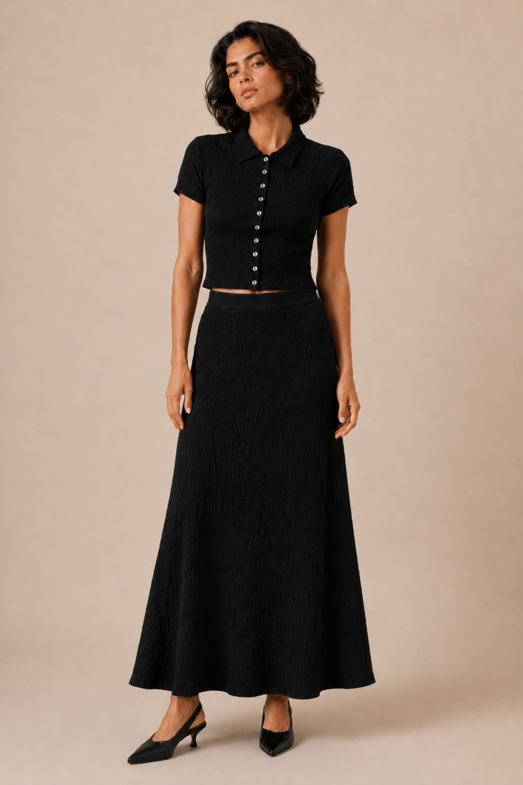 BLACK SHORT SLEEVE BUTTON-UP TOP