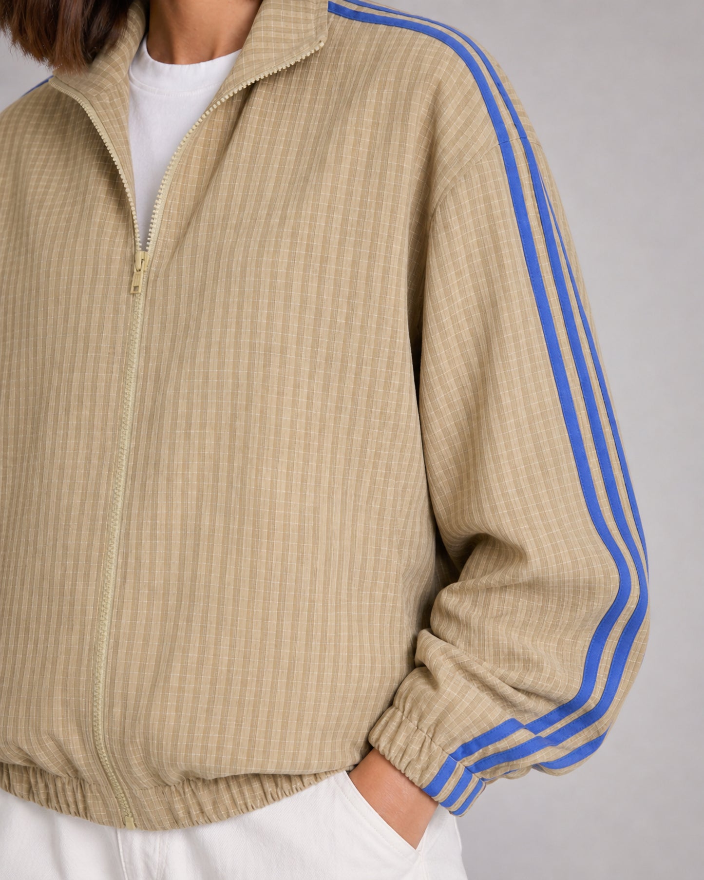 THE RIO LIGHTWEIGHT ZIP JACKET - SAND